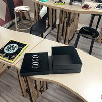 Boîte en papier rigide noire Offre Spéciale avec couvercle amovible Doublure en éponge Emballage de bouteille de parfum Raphe à col d'épaule personnalisé Coffrets cadeaux