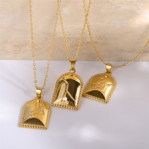 Collar de Cadena con Dijes de Zirconia y Acero Inoxidable Chapado en Oro para Mujer, Estilo Casual y Deportivo, Ideal para Regalo, Fiesta o Aniversario - Product Image 2