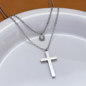 Collar de Doble Cruz a la Moda - Acero Inoxidable Chapado en Oro de 18K con Circonita, Simple y Versátil para Mujer, Usable de Múltiples Formas - Product Image 3