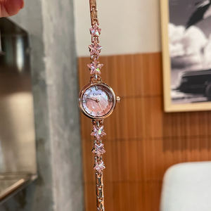 Reloj de Pulsera CILOA con Estrella Rosa para Mujer, de Alta Calidad, Elegante, Regalo de Lujo, Resistente al Agua, Reloj de Cuarzo Personalizable - Product Image 3