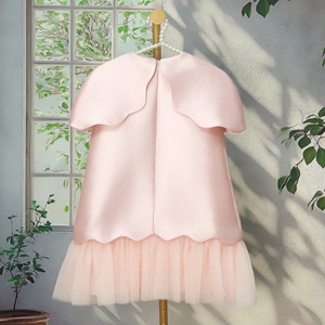 Abito da festa senza maniche in rete con applicazioni floreali di paillettes, design originale per Eid, <span class=keywords><strong>elegante</strong></span> <span class=keywords><strong>abbigliamento</strong></span> per bambini, delicato e raffinato. - Product Image 4
