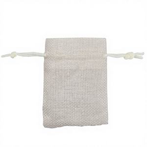 Sacchetti portaoggetti con coulisse 7 x 9 cm (materiale in tessuto) - 50 unità - Product Image 1