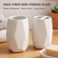 Ensemble d'accessoires de salle de bain CF Modern en céramique mouchetée à facettes, 4 pièces : distributeur de savon, porte-savon, porte-brosse à dents et gobelet pour comptoir