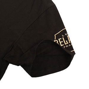 Camiseta negra personalizada con estampado de logotipo dorado para hombre - Product Image 5