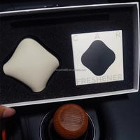 Nouveau produit Clip accessoire de sortie d'air pour voiture Diffuseur d'arômes Décoration de voiture Aroma Long Haunting Vent Clip Diffuseur de voiture