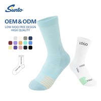Chaussettes de sport personnalisées pour femmes, faible MOQ, pour la course et le cyclisme, respirantes, absorbant la transpiration, chaussettes mi-mollet sur mesure