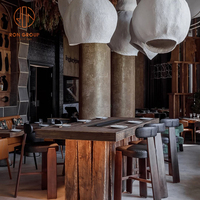 Ensemble de meubles de salle à manger de luxe pour restaurant table carrée en bois avec chaises de café en velours vert foncé pour café