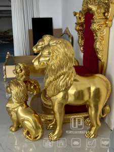Deluxe trono del re in legno intagliato a mano con 4 teste di leone d'oro sedile del trono <span class=keywords><strong>della</strong></span> <span class=keywords><strong>regina</strong></span> in legno massello per l'arredamento del soggiorno - Product Image 3