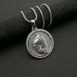 Yunnique – collier avec pendentif tête de cheval en acier inoxydable, serti de diamants, bijoux cadeau unisexe - Product Image 3