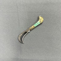 Couteau pliant multifonctionnel en laiton, lame courbée portable, couteau de poche EDC en acier inoxydable pour la cueillette des raisins en extérieur avec porte-clés