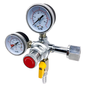 Regulador de CO2 para Cerveza en Barril, Válvula de Seguridad de Doble Manómetro, Latón, Precisión de 2 psi, Presión de Salida de 0-60 psi, Presión Máxima de Entrada de 3000 PSI - Product Image 3