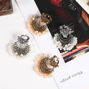 Exagéré rétro ethnique tourmente Sémitique sculpté boucles d'oreilles style indien alliage perle pendentif gland boucles d'oreilles - Product Image 2
