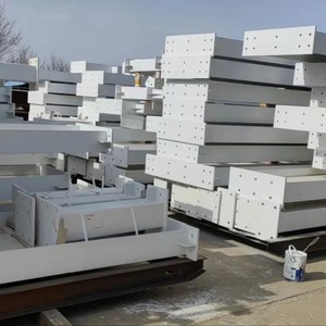 Strutture Prefabbricate in Acciaio, Capannoni Metallici, Officine e Case in Acciaio con Rinforzo a Montanti in Acciaio - Product Image 2