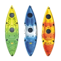 Kayak en plastique rotatif pour une personne Petit bateau de pêche rotomoulé à siège unique Canoë à rames avec pagaie rotomoulage Assis sur le dessus