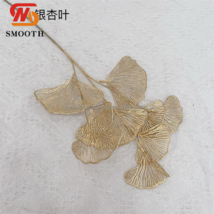 Rose artificielle lisse faite à la main en soie, 5 têtes, feuille dorée, imperméable, pour Noël, la rentrée scolaire, le Nouvel An chinois - Product Image 4