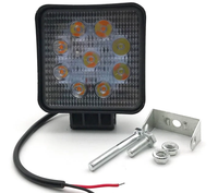 BSG Vente Chaude CE RoHS 12V Lampes Carrées 27W 2000lm IP68 Phare LED de Voiture Lumière de Travail Tout-Terrain Chariot Élévateur Tracteur 6000K-6500K 50000h