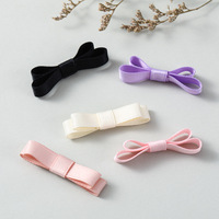 Vente en gros d'usine : Mini nœuds en ruban faits main, pré-noués, en satin polyester-coton multicolore pastel, avec pinces à cheveux en tissu lisse