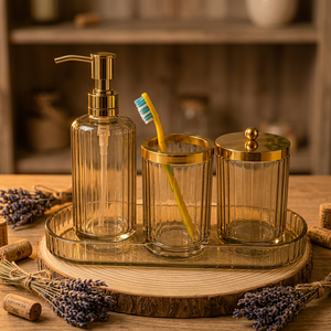 Ensemble d'accessoires de salle de bain de luxe en verre ambré quatre pièces, finition dorée, facile à nettoyer, distributeur de savon, porte-brosse à dents, pot de rangement - Product Image 2