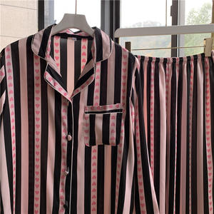 नवीनतम महिला थोक लघु आस्तीन महिला मुद्रित साटन nightgown पजामा सेट रेशम नाइटवियर - Product Image 2