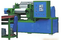 Production de petits pneus et de pneus extérieurs pour motos fabriqués en Chine