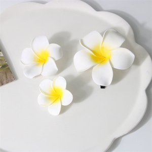 Offre Spéciale hawaïenne artificielle Plumeria mousse <span class=keywords><strong>fleur</strong></span> <span class=keywords><strong>pince</strong></span> à cheveux pour mariée mariage fête coiffure décoration de la maison - Product Image 3