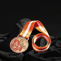 Badge de collection en métal 3D personnalisé en relief, épingles de revers avec logo personnalisé, vente en gros, fabricant OEM ODM, événement promotionnel