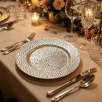 Assiette de présentation de luxe martelée et gaufrée or, style américain, écologique et durable, pour mariages, banquets et événements haut de gamme (vente en gros)