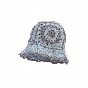 Gorro de Punto Personalizado Hecho a Mano, Estilo Bohemia, de Lujo, con Flores Caladas, Diseño de Copo de Nieve, para Invierno, con Borde Corto - Product Image 6