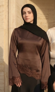 Abaya Islamica Modesta Mexizo 2026 per Donne, Abbigliamento Musulmano in Raso con Bordo in Pizzo Asimmetrico, Stile Dubai, Top Corto - Product Image 3