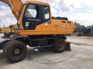 Pelle pelleteuse multifonction sur chenilles originale de la Corée Hyundai 220lc Hyundai à haut rendement en bon état en vente - Product Image 5