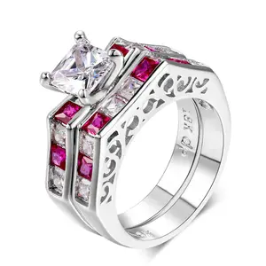 Penjualan langsung pabrik perhiasan cincin wanita bagus kustom cincin ganda zirkonia kubik berlian ornamen pertunangan kreatif