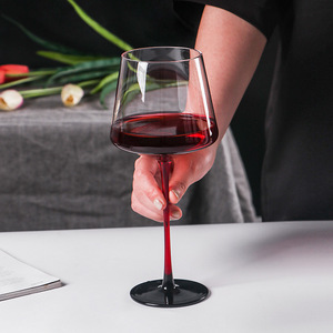 Calice da Vino in Cristallo di Bordeaux Fatto a Mano di Alta Qualità, Lussuoso Bicchiere da Vino Rosso con Stelo Lungo e Base Nera di <span class=keywords><strong>Grande</strong></span> Capacità - Product Image 6