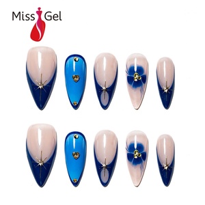 Faux Ongles à Presser en Gros, Forme Amande, Longueur Premium, Design Artificiel, Bon <span class=keywords><strong>Prix</strong></span>, 32 Pièces avec Colle - Product Image 1