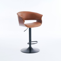 Tabouret de bar pivotant moderne européen nordique en cuir PU avec cadre en bois et pieds en métal noir pour la maison, le bureau et l'hôtel
