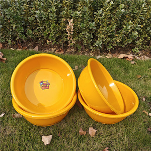 Bañera Redonda de Plástico Amarilla con Diseño de Pato, 33 cm de Diámetro, Resistente, para Lavar Ropa - Product Image 4