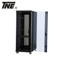 Armoires de serveur réseau 12U-47U en acier SPCC de qualité supérieure, fabrication robuste, armoire de serveur sur pied, rack de serveur IP20 en stock