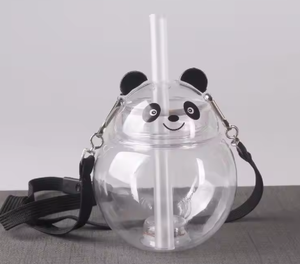 Botella de Agua Personalizada al por Mayor de 500ml con Diseño Creativo de Panda, Cordón y Luz LED, Vasos para Granizados con Asa de Transporte - Product Image 1