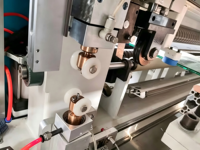 Nouvelle table de découpe de verre feuilleté entièrement automatique et semi-automatique, contrôlée par PLC, entraînée par un moteur, capacité de 100 m/min pour le verre
