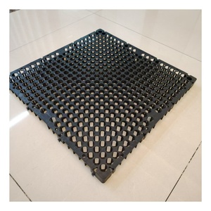 Tapis de drainage creux en plastique de 30 mm pour toit de villa Pelouse naturelle Cellule de drainage dure en <span class=keywords><strong>nid</strong></span> <span class=keywords><strong>d</strong></span>'<span class=keywords><strong>abeille</strong></span> en plastique perméable <span class=keywords><strong>avec</strong></span> géotextiles - Product Image 2