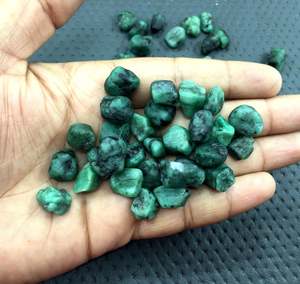 25 pièces pierres précieuses émeraude vertes naturelles 10-12mm grossiste en vrac effet étoile rugueuse pour la fabrication de bijoux de pierre de naissance de mai non traitée - Product Image 3