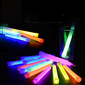 Động vật 6 inch siêu sáng không độc hại không thấm nước bền <span class=keywords><strong>GLOW</strong></span> <span class=keywords><strong>STICK</strong></span> khẩn cấp Snap ánh sáng gậy cho cắm trại ramadan Nguồn cung cấp - Product Image 6
