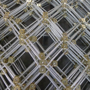 Filet de stabilisation de pente en acier galvanisé pour voies ferrées, fabriqué en Chine, en treillis métallique tissé pour la protection des pentes, avec soudure par pliage incluse - Product Image 3