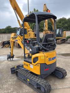 Maquinaria de Construcción XGMG XG18E Mini Excavadora de 1.8 Toneladas con Accesorios: Pulgar, Cucharón, Barrena, Enganche Rápido, Martillo Rompedor - Product Image 1