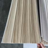 Paneles de Techo de PVC Impermeables y Resistentes a la Humedad de Nuevo Diseño, Revestimiento de Pared de PVC con Cinco Ranuras