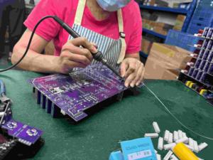 <span class=keywords><strong>Console</strong></span> de mixage audio professionnelle USB 24 canaux avec effets sonores, amplificateur 40W et utilisation sur scène - Product Image 2