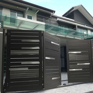 Porte battante automatique en aluminium pour la maison Liste de prix en métal privé Porte principale en aluminium Designs Modern Latest Outdoor Black - Product Image 1