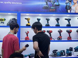 Clé <span class=keywords><strong>à</strong></span> chocs sans fil <span class=keywords><strong>à</strong></span> couple élevé Clé électrique sans brosse Clé <span class=keywords><strong>à</strong></span> boulon électrique lourde Outil électrique <span class=keywords><strong>à</strong></span> deux piles - Product Image 6