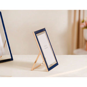 กรอบรูปอะลูมิเนียมพร้อมกระจกขัดเงากรอบรูปตั้งโต๊ะ - Product Image 1