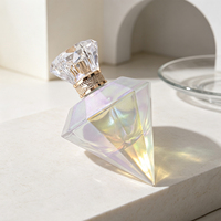 Flacone di Profumo in Vetro Tagliato a Diamante da 100ml 3.4oz, Effetto Perla Iridiscente, Colletto Intrecciato Oro, Etichetta Privata, Produzione in Fabbrica