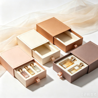 Boîte cadeau rigide personnalisée avec tiroir coulissant magnétique et insert en mousse EVA pour l'emballage de parfums et d'essences de soin de la peau